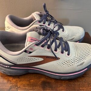 Brooks Ghost Athletic Shoes Light Teal and Pink Performance Design